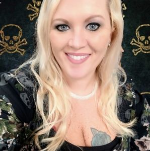 Meet your Posher, Melissa noel